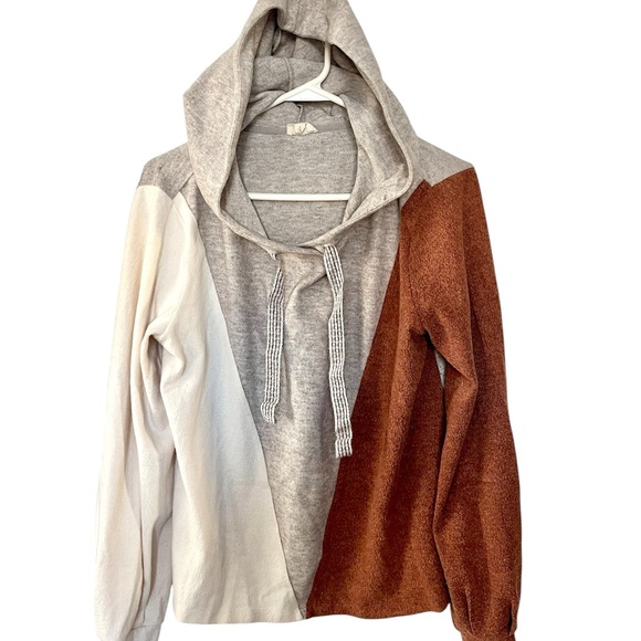 Hem & Thread Colorblock Knit Sweater - Picture 2 of 4